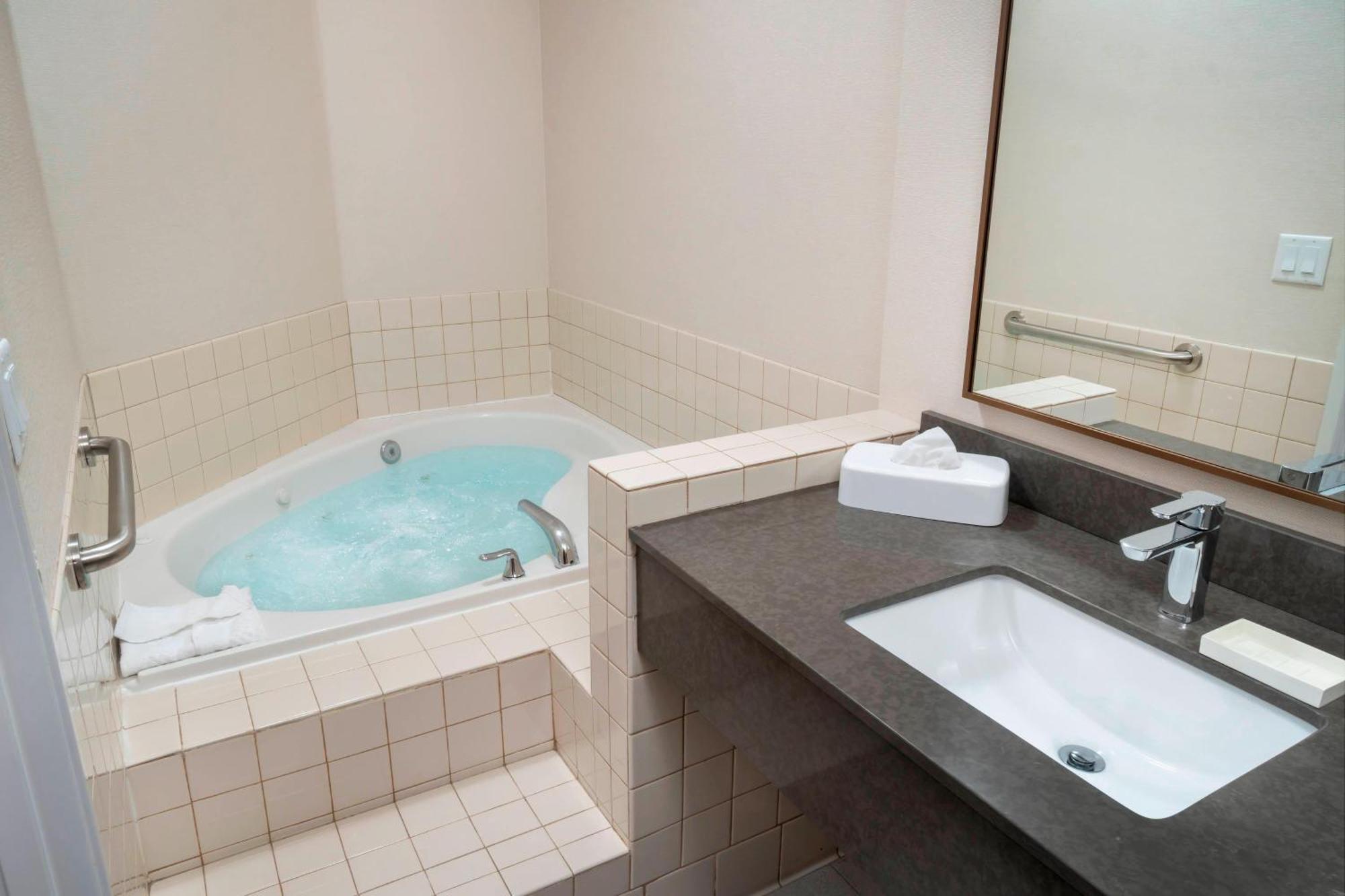 Fairfield Inn & Suites Bend Downtown Zewnętrze zdjęcie